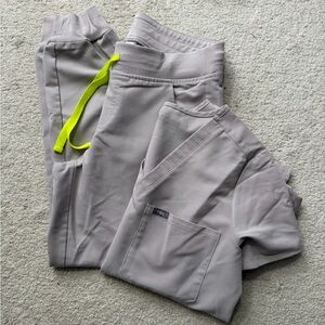 Women’s Figs Grey Scrub Set